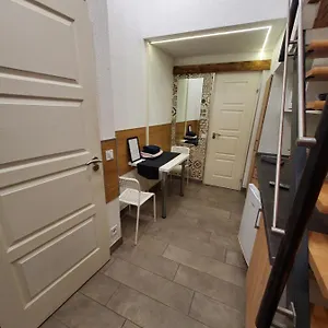 Daire Economy And, Budapeşte
